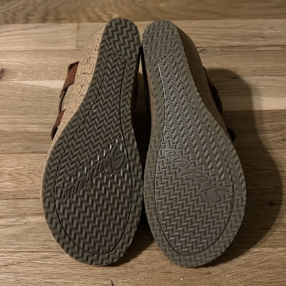 Skechers Brown Wedge Sandals 8.5 - Picture 6 of 8